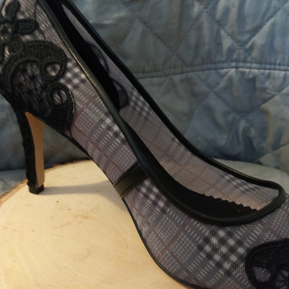 Karl Lagerfeld - Picture 4 of 8